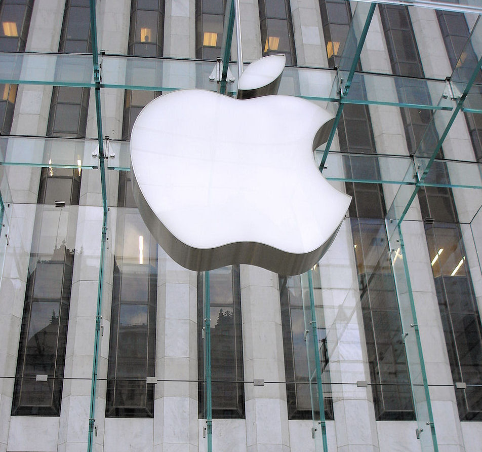 Apple - NY The GM Building - CGI